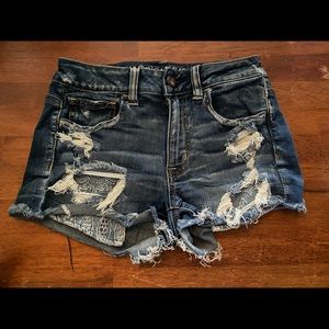 ⚜️American Eagle Distressed Jean Short’s Size 2⚜️
